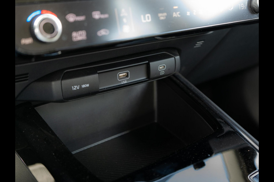 Kia Niro 1.6 GDi Hybrid DynamicLine | Navigatie | Lichtmetalen velgen 18 inch | Carplay | Camera | Keyless | Parkeersensoren