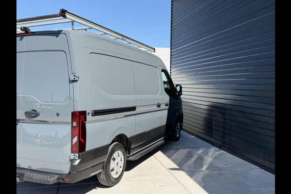 Renault Master T35 2.0 dCi 170 PK L2H2 Extra Imperiaal / Navi / Camera