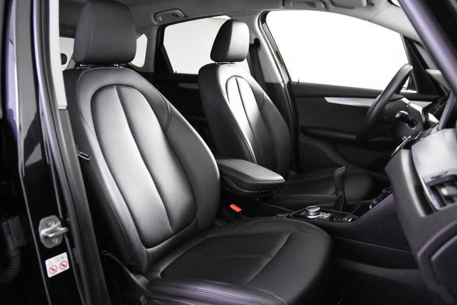 BMW 2 Serie Active Tourer 216i *1ste Eigenaar*Leer*Trekhaak*Navigatie*