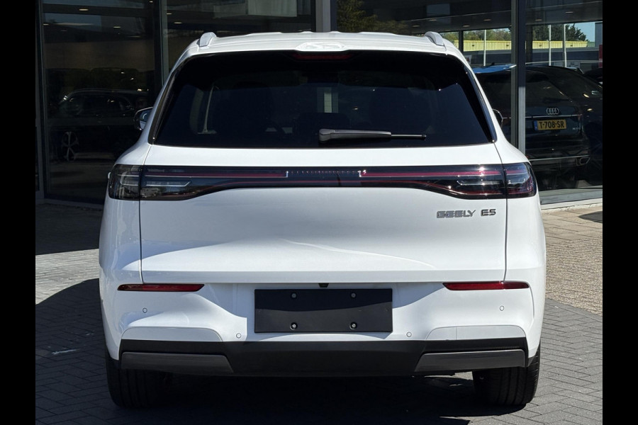 GEELY E5 Pro+ 68 kWh | Stoelverwarming & verkoeling | Warmtepomp | 360 Camera | Parkeersensoren |