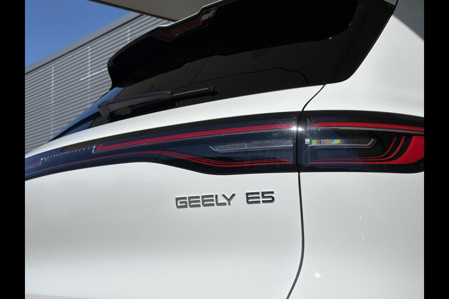 GEELY E5 Pro+ 68 kWh | Stoelverwarming & verkoeling | Warmtepomp | 360 Camera | Parkeersensoren |
