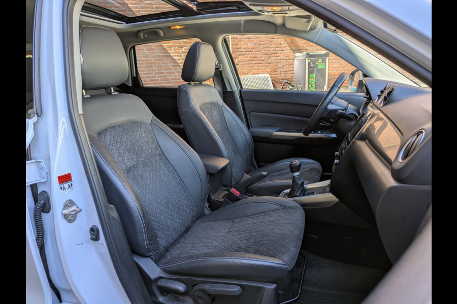 Suzuki Vitara 1.4 Boosterjet Style Smart Hybrid|Panodak|Led|Adaptive-Cruise|Keyless-Entry|Stoelverwarming|16.000km