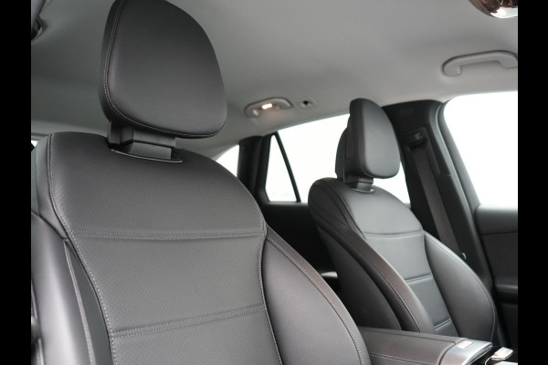 Mercedes-Benz GLC 300e 4MATIC Luxury Line 313pk Dealer O.H. | Trekhaak Af Fabriek | Adaptive Cruise | Camera | Lederen Sportstoelen Memory & Verwarmd | Sfeerverlichting | Blis | Stuur Verwarmd | Navigatie | DAB | Plug In Hybrid |
