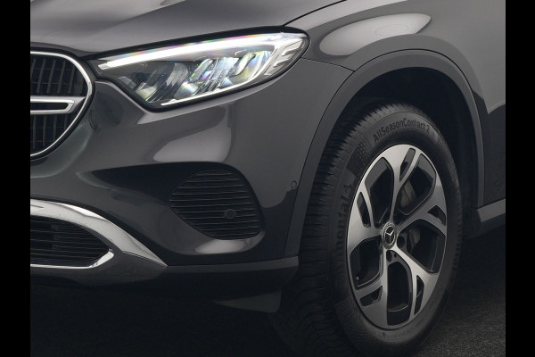 Mercedes-Benz GLC 300e 4MATIC Luxury Line 313pk Dealer O.H. | Trekhaak Af Fabriek | Adaptive Cruise | Camera | Lederen Sportstoelen Memory & Verwarmd | Sfeerverlichting | Blis | Stuur Verwarmd | Navigatie | DAB | Plug In Hybrid |