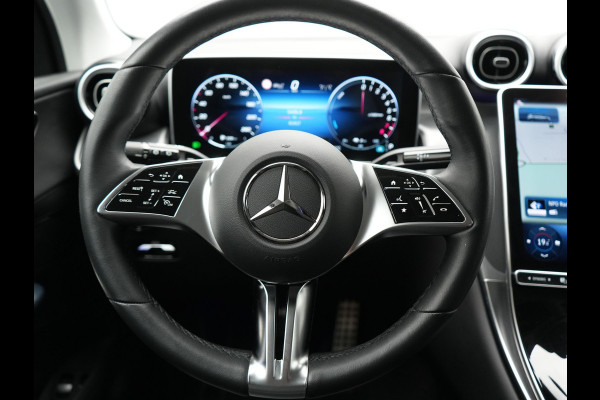 Mercedes-Benz GLC 300e 4MATIC Luxury Line 313pk Dealer O.H. | Trekhaak Af Fabriek | Adaptive Cruise | Camera | Lederen Sportstoelen Memory & Verwarmd | Sfeerverlichting | Blis | Stuur Verwarmd | Navigatie | DAB | Plug In Hybrid |