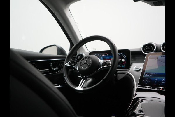 Mercedes-Benz GLC 300e 4MATIC Luxury Line 313pk Dealer O.H. | Trekhaak Af Fabriek | Adaptive Cruise | Camera | Lederen Sportstoelen Memory & Verwarmd | Sfeerverlichting | Blis | Stuur Verwarmd | Navigatie | DAB | Plug In Hybrid |