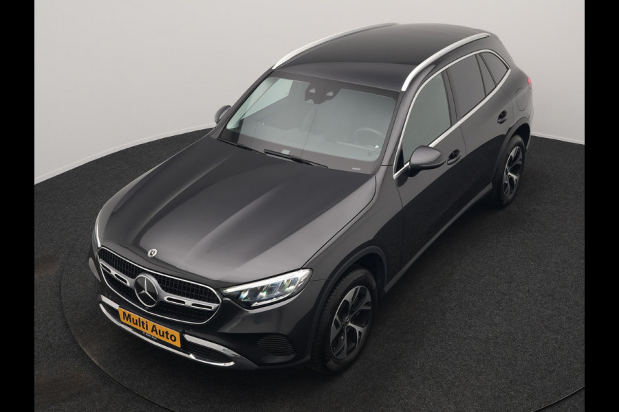 Mercedes-Benz GLC 300e 4MATIC Luxury Line 313pk Dealer O.H. | Trekhaak Af Fabriek | Adaptive Cruise | Camera | Lederen Sportstoelen Memory & Verwarmd | Sfeerverlichting | Blis | Stuur Verwarmd | Navigatie | DAB | Plug In Hybrid |