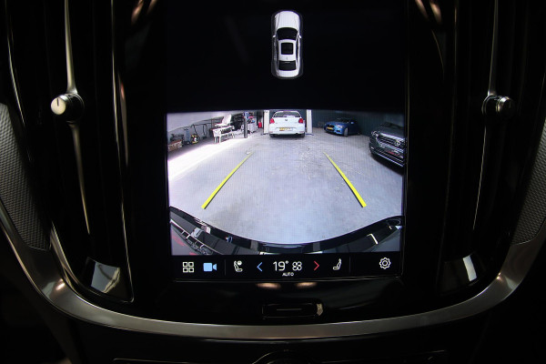 Volvo S60 2.0 B4 Ultimate Dark PANO-H&K-HUD-MEMORY-ACC-NAP