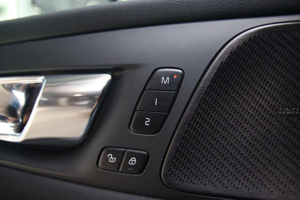 Volvo S60 2.0 B4 Ultimate Dark PANO-H&K-HUD-MEMORY-ACC-NAP