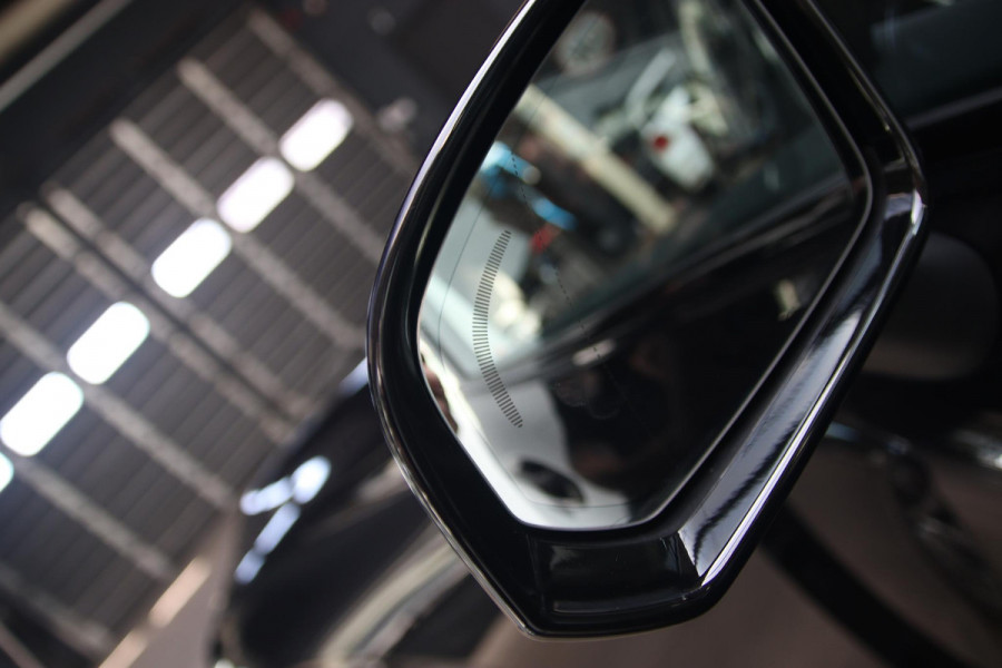 Volvo S60 2.0 B4 Ultimate Dark PANO-H&K-HUD-MEMORY-ACC-NAP