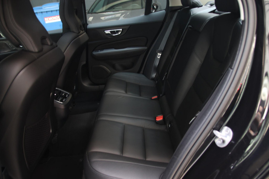 Volvo S60 2.0 B4 Ultimate Dark PANO-H&K-HUD-MEMORY-ACC-NAP