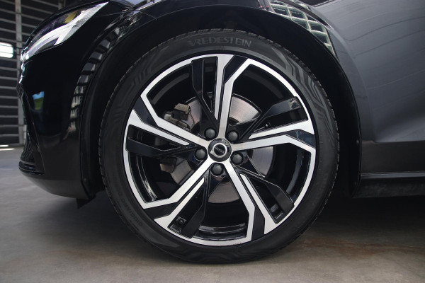 Volvo S60 2.0 B4 Ultimate Dark PANO-H&K-HUD-MEMORY-ACC-NAP
