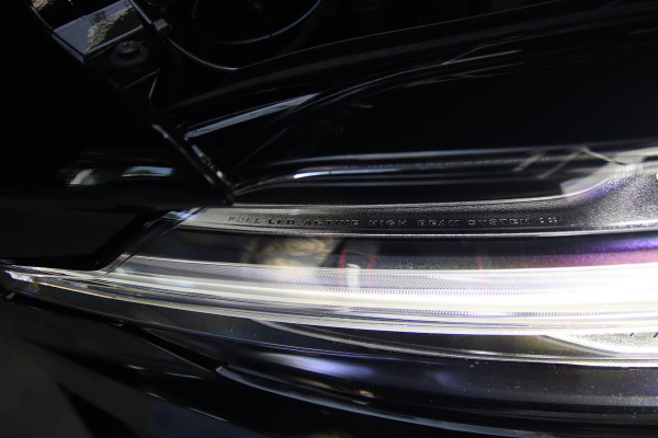 Volvo S60 2.0 B4 Ultimate Dark PANO-H&K-HUD-MEMORY-ACC-NAP