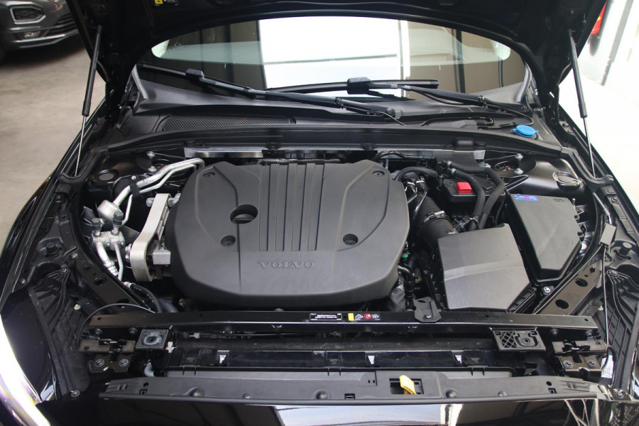 Volvo S60 2.0 B4 Ultimate Dark PANO-H&K-HUD-MEMORY-ACC-NAP