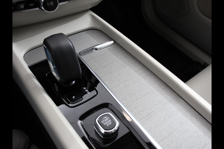Volvo XC60 2.0 T6 Plug-in hybrid AWD Plus Bright 398 pk Full LED Cruise Control + Pilot Assist Parkeersensoren V&A+ Camera Panaroma dak