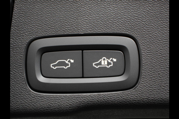 Volvo XC60 2.0 T6 Plug-in hybrid AWD Plus Bright 398 pk Full LED Cruise Control + Pilot Assist Parkeersensoren V&A+ Camera Panaroma dak