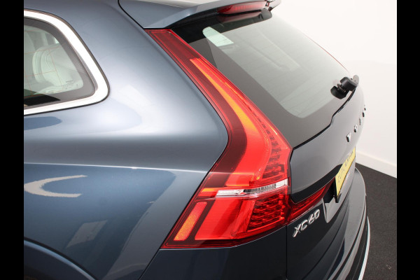 Volvo XC60 2.0 T6 Plug-in hybrid AWD Plus Bright 398 pk Full LED Cruise Control + Pilot Assist Parkeersensoren V&A+ Camera Panaroma dak