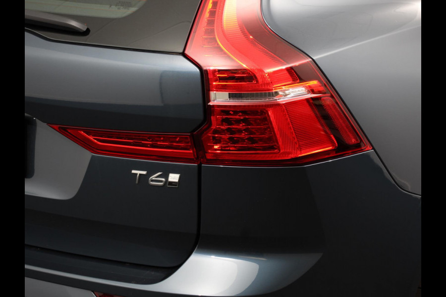 Volvo XC60 2.0 T6 Plug-in hybrid AWD Plus Bright 398 pk Full LED Cruise Control + Pilot Assist Parkeersensoren V&A+ Camera Panaroma dak