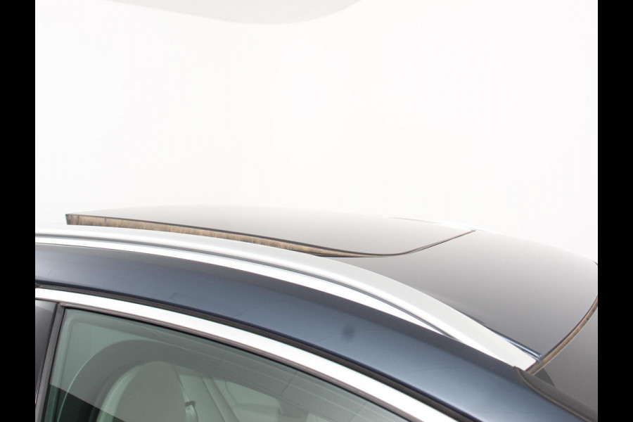 Volvo XC60 2.0 T6 Plug-in hybrid AWD Plus Bright 398 pk Full LED Cruise Control + Pilot Assist Parkeersensoren V&A+ Camera Panaroma dak