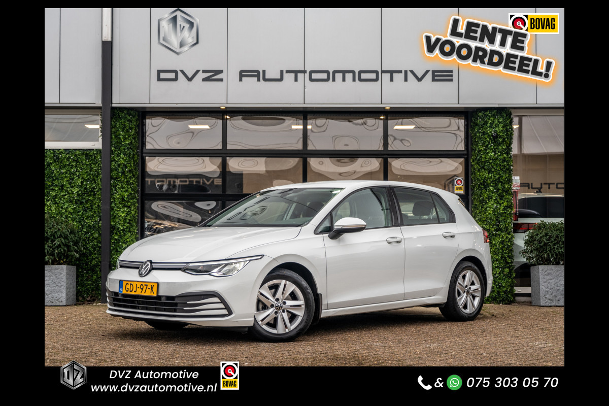 Volkswagen Golf 1.0 eTSI Life | Clima | Ambient | Carplay |