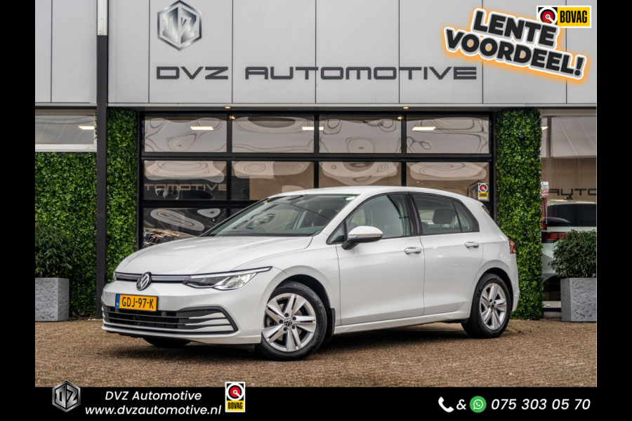 Volkswagen Golf 1.0 eTSI Life | Clima | Ambient | Carplay |