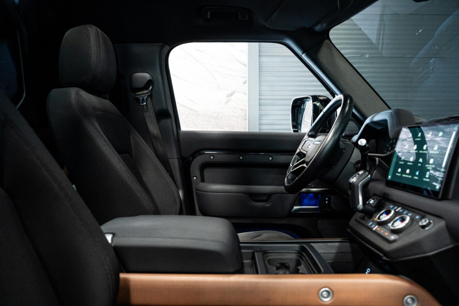 Land Rover Defender 3.0 D200 110 MHEV X-Dynamic SE *Grijs-kenteken / Panorama / Meridian / Elektr. Trekhaak / Heritage wielen*