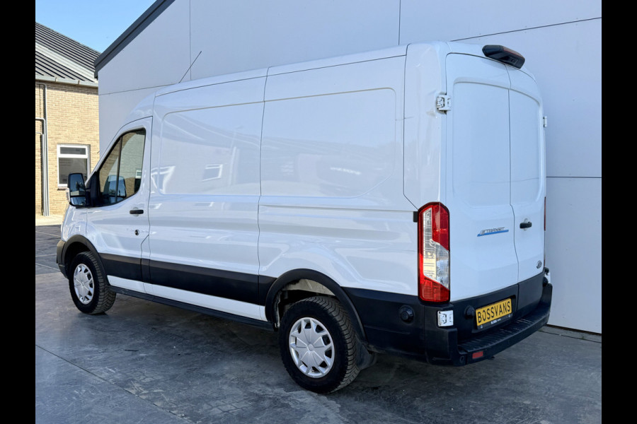 Ford E-Transit 68kWh 184PK L2H2 317km WLTP 96,1% (SOH) BEV Snelladen Camera Cruise control Climate control Carplay Navigatie Parkeersensoren