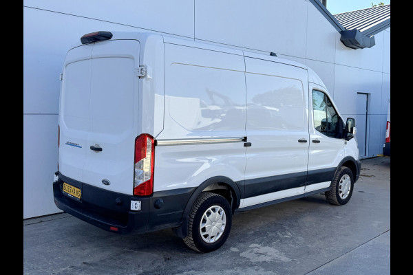 Ford E-Transit 68kWh 184PK L2H2 317km WLTP 96,1% (SOH) BEV Snelladen Camera Cruise control Climate control Carplay Navigatie Parkeersensoren