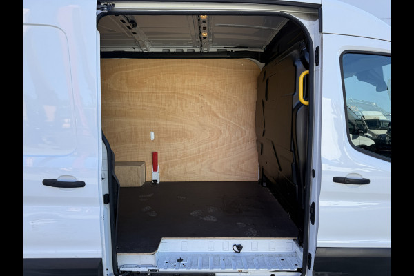 Ford E-Transit 68kWh 184PK L2H2 317km WLTP 96,1% (SOH) BEV Snelladen Camera Cruise control Climate control Carplay Navigatie Parkeersensoren