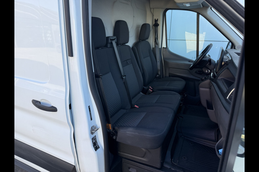 Ford E-Transit 68kWh 184PK L2H2 317km WLTP 96,1% (SOH) BEV Snelladen Camera Cruise control Climate control Carplay Navigatie Parkeersensoren