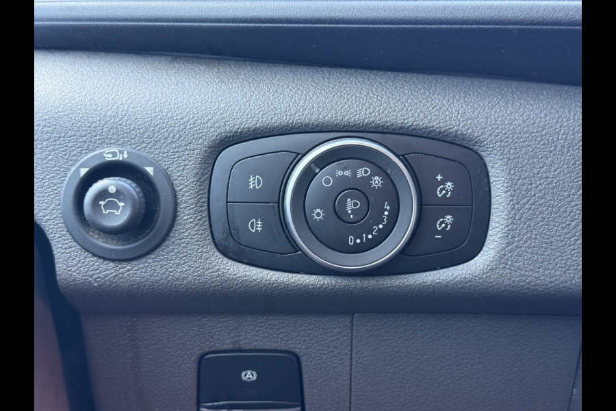 Ford E-Transit 68kWh 184PK L2H2 317km WLTP 96,1% (SOH) BEV Snelladen Camera Cruise control Climate control Carplay Navigatie Parkeersensoren