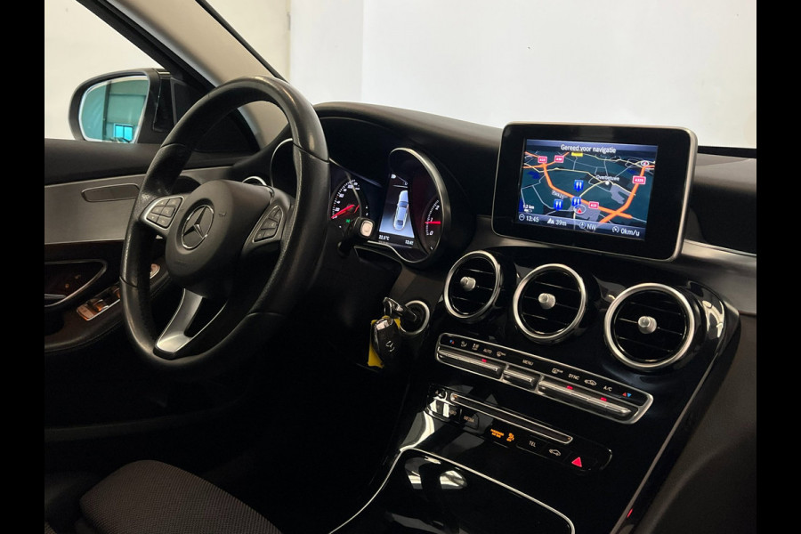 Mercedes-Benz C-Klasse 180 / Camera / Trekhaak / Stoelverwarming