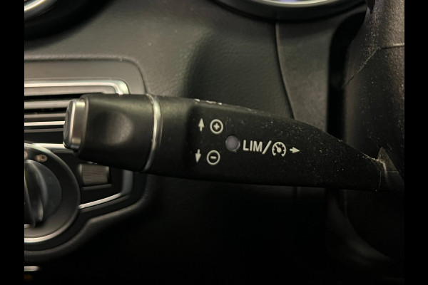 Mercedes-Benz C-Klasse 180 / Camera / Trekhaak / Stoelverwarming