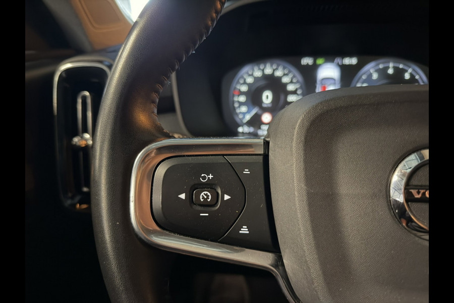 Volvo XC40 1.5 T3 Momentum Pro Automaat | Camera | ACC | CarPlay | LED | Stoelverwarming