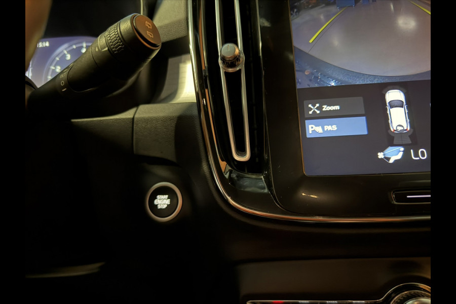 Volvo XC40 1.5 T3 Momentum Pro Automaat | Camera | ACC | CarPlay | LED | Stoelverwarming