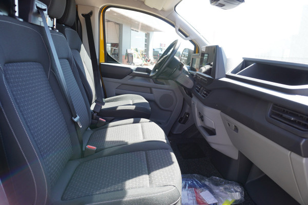 Ford E-Transit Cust. 320 L2H1 136PK Trend 65 kWh Automaat nr. V125 | Airco | Cruise | Camera | Apple CP| Trekhaak 8 STUKS