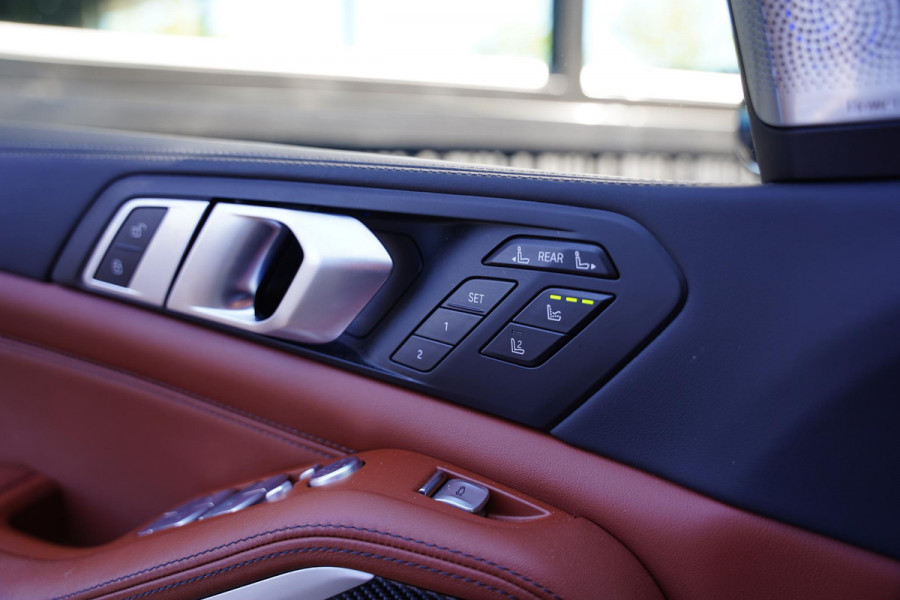 BMW X7 60 I X DRIVE 6 P / Individual / Sky Lounge / BTW