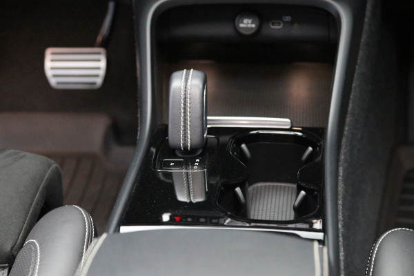 Volvo XC40 Recharge P8 AWD 408 PK R-Design, Panoramadak, Winterpakket, H/K Sound, 360 Camera