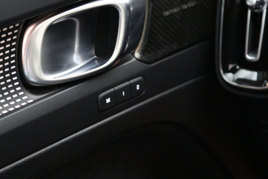 Volvo XC40 Recharge P8 AWD 408 PK R-Design, Panoramadak, Winterpakket, H/K Sound, 360 Camera