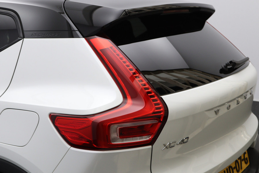 Volvo XC40 Recharge P8 AWD 408 PK R-Design, Panoramadak, Winterpakket, H/K Sound, 360 Camera