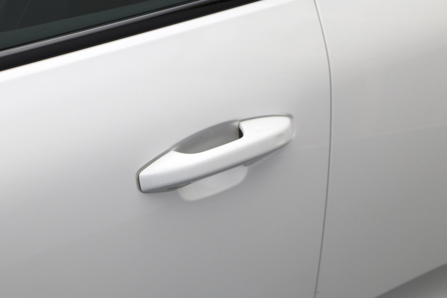 Volvo XC40 Recharge P8 AWD 408 PK R-Design, Panoramadak, Winterpakket, H/K Sound, 360 Camera
