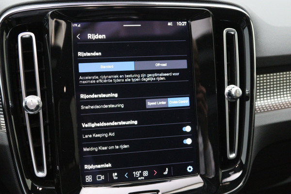 Volvo XC40 Recharge P8 AWD 408 PK R-Design, Panoramadak, Winterpakket, H/K Sound, 360 Camera