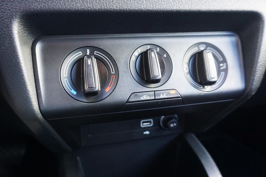 Škoda Fabia Combi 1.0 TSI Ambition Automaat/Navigatie/Nette Auto/ Goed onderhouden!