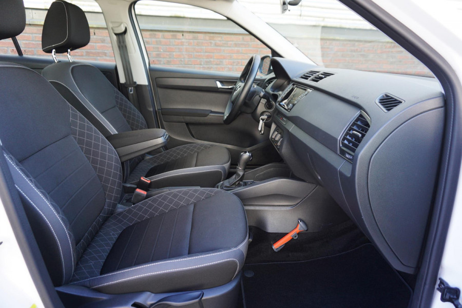 Škoda Fabia Combi 1.0 TSI Ambition Automaat/Navigatie/Nette Auto/ Goed onderhouden!
