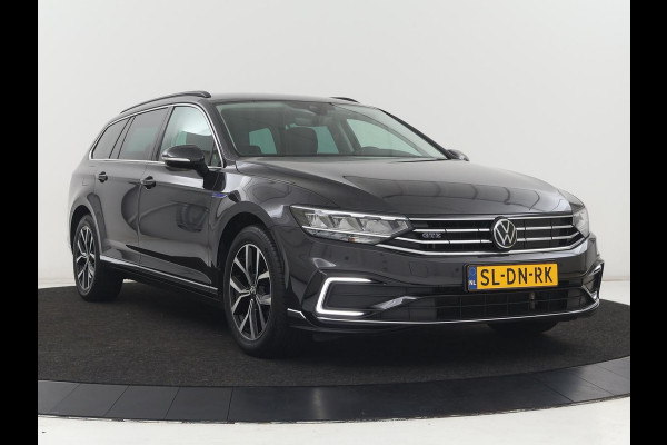 Volkswagen Passat 1.4 TSI PHEV GTE | SOH 94% | Stoelverwarming | Massage | Camera | Adaptive cruise | Matrix LED | Carplay | Navigatie | parkeerhulp | Climate control | Plug In