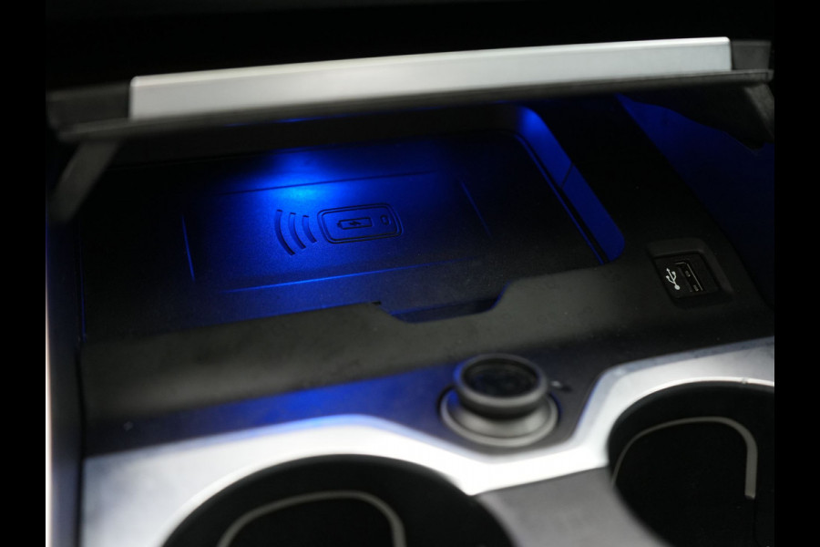 BMW X5 xDrive50e M Sport PHEV 490pk Dealer O.H. | Panodak Sky Lounge | Luchtvering | Head Up | 360 Camera | Harman / Kardon | Nappa Lederen Comfortstoelen Memory & Verwarmd | Carbon Schwarz | Apple Carplay | Keyless | Blis | 22"L.M | Plug In Hybrid |
