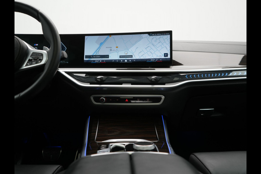 BMW X5 xDrive50e M Sport PHEV 490pk Dealer O.H. | Panodak Sky Lounge | Luchtvering | Head Up | 360 Camera | Harman / Kardon | Nappa Lederen Comfortstoelen Memory & Verwarmd | Carbon Schwarz | Apple Carplay | Keyless | Blis | 22"L.M | Plug In Hybrid |