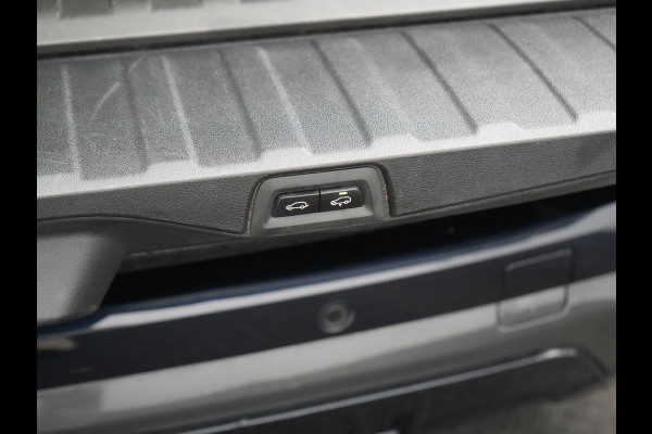 BMW X5 xDrive50e M Sport PHEV 490pk Dealer O.H. | Panodak Sky Lounge | Luchtvering | Head Up | 360 Camera | Harman / Kardon | Nappa Lederen Comfortstoelen Memory & Verwarmd | Carbon Schwarz | Apple Carplay | Keyless | Blis | 22"L.M | Plug In Hybrid |