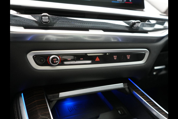 BMW X5 xDrive50e M Sport PHEV 490pk Dealer O.H. | Panodak Sky Lounge | Luchtvering | Head Up | 360 Camera | Harman / Kardon | Nappa Lederen Comfortstoelen Memory & Verwarmd | Carbon Schwarz | Apple Carplay | Keyless | Blis | 22"L.M | Plug In Hybrid |