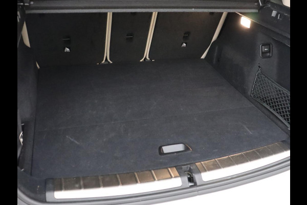 BMW X1 sDrive20i Business Edition Plus | Leder | Head-Up | Trekhaak | Stoelverwarming | Carplay | Sfeerverlichting | Full LED | Navigatie | Sportstoelen | Climate control | Parkeerhulp | Cruise control